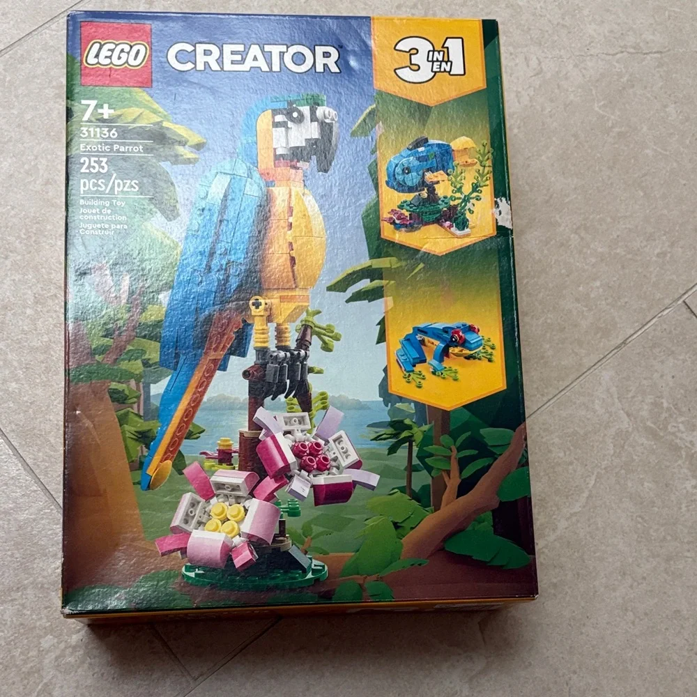 LEGO Creator 3-in-1 Exotic Parrot Set - Blue, Yellow, Pink 31136 frog fish new - Picture 1 of 2